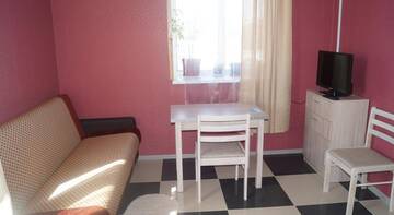 Фото номера Семейный номер с 2 спальнями Гостиница Guest House Cherekha г. Псков 4