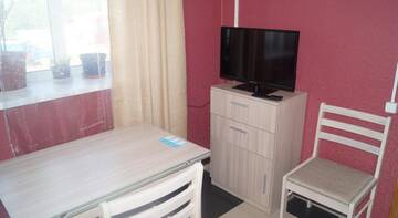 Фото номера Семейный номер с 2 спальнями Гостиница Guest House Cherekha г. Псков 6