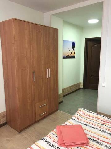 Фото номера Трехместный номер с 2 отдельными кроватями и душем Мини-отель Скобарь г. Псков 7